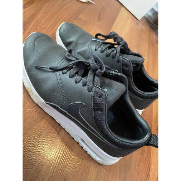 Nike Thea Sneakers - Picture 3 of 10